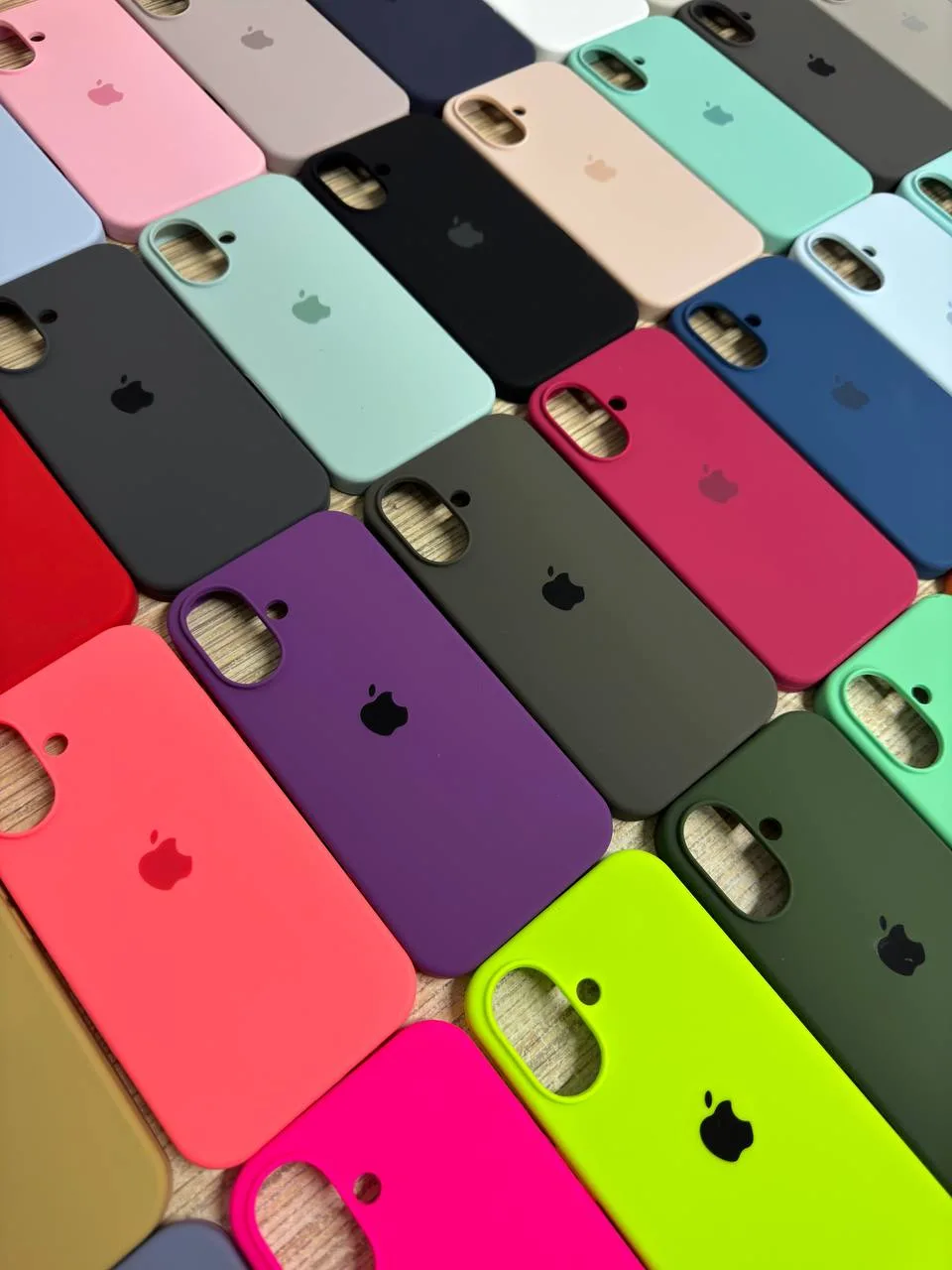 Чохол силіконовий Silicone case Full iPhone 16 - Зображення 3