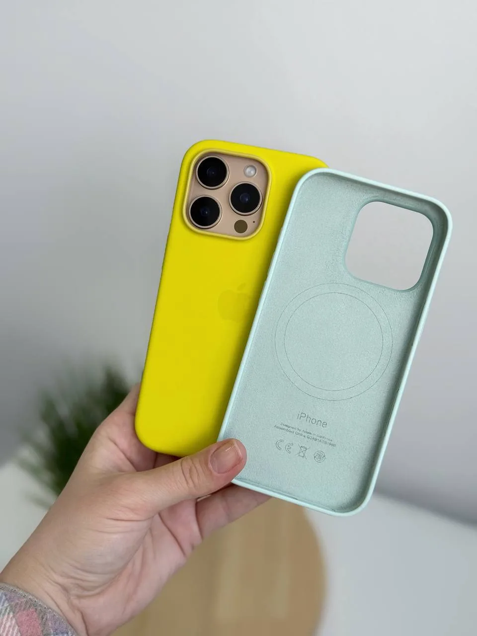 Чохол силіконовий Silicone case with MagSafe 1:1 for iPhone 16 Pro - Зображення 4