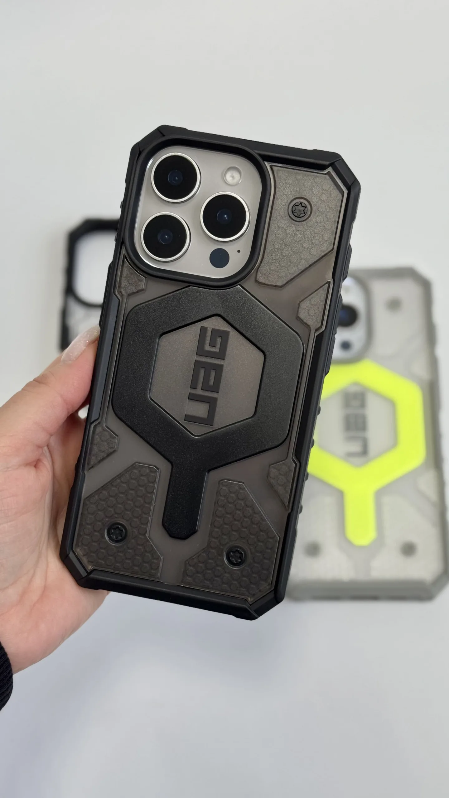 Чохол протиударний UAG Pathfinder Clear Magsafe для iPhone 16 Pro - Зображення 2