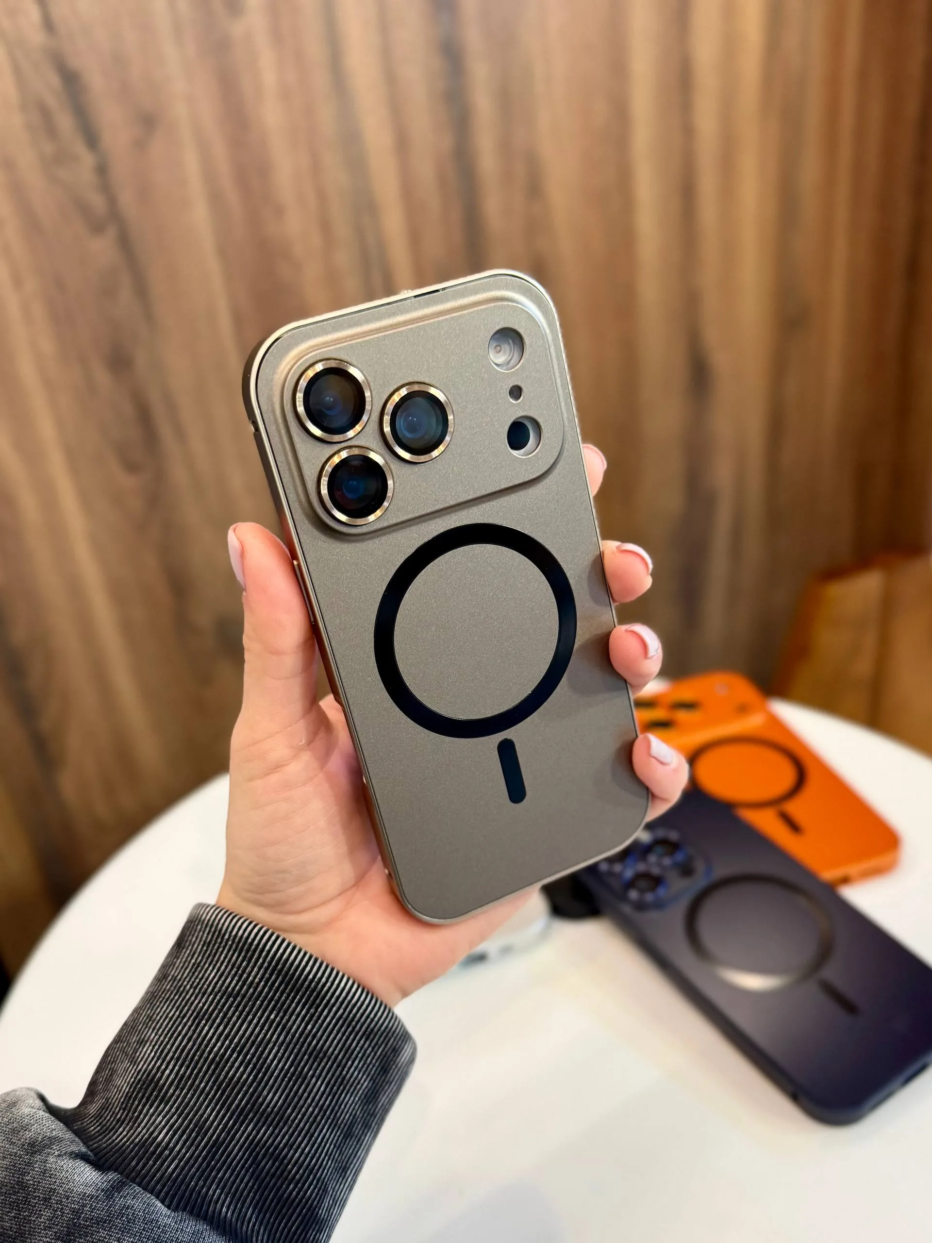 Чохол металевий Metal Magnetic Case with MagSafe для iPhone 17 - Зображення 3